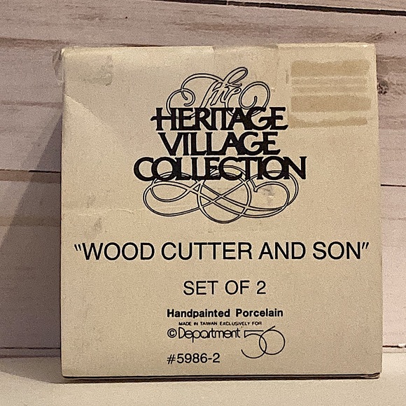 DEPARTMENT 56 - Woodcutter and Son - Heritage Village - New England Village - Picture 7 of 7